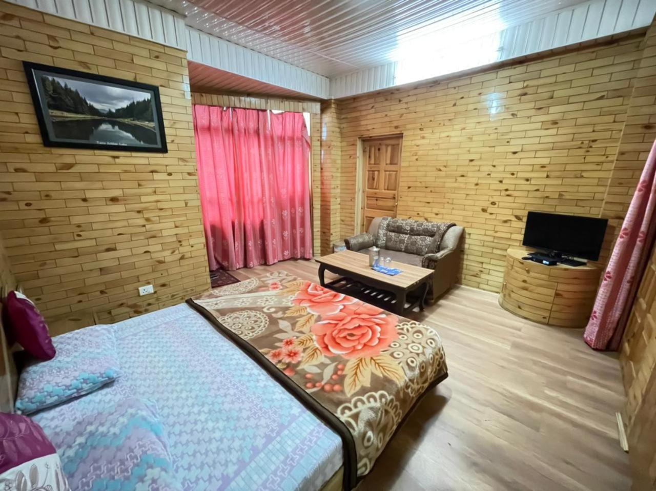 Hotel Snowflake Narkanda Ngoại thất bức ảnh